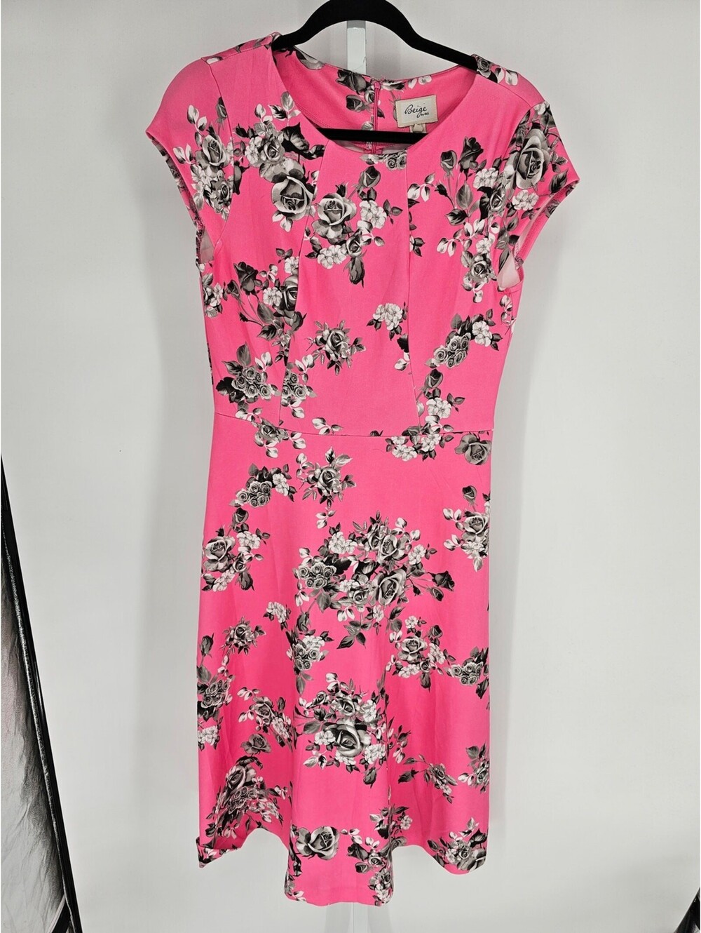 Beige by ECI Womens Sz 10 Short Sleeve Midi Dress Bright Pink Gray Floral